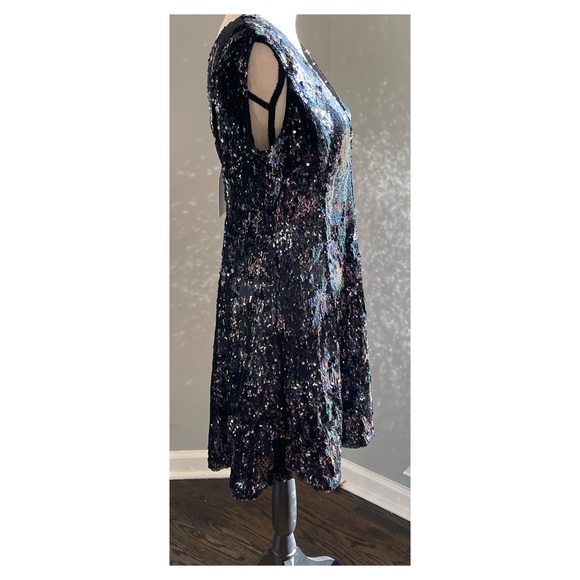 NWT Dress the Population Marilyn Sequin Dress - Picture 8 of 8